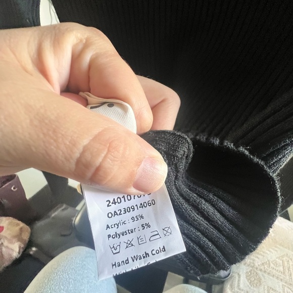 Brand new with tags commense sweater - Picture 6 of 7